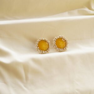 sunshine pearl stud earrings | karra de