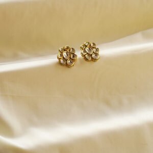 golden aura kundan stud earrings | karra de